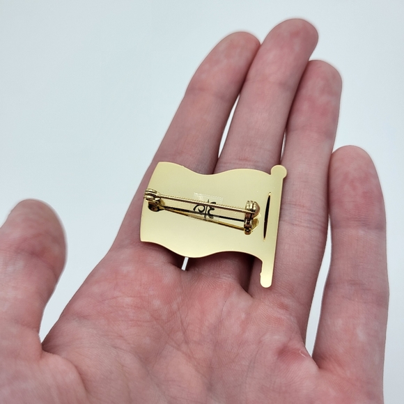 10k gold platted brass American flag pin from the Danbury Mint - Picture 2 of 5